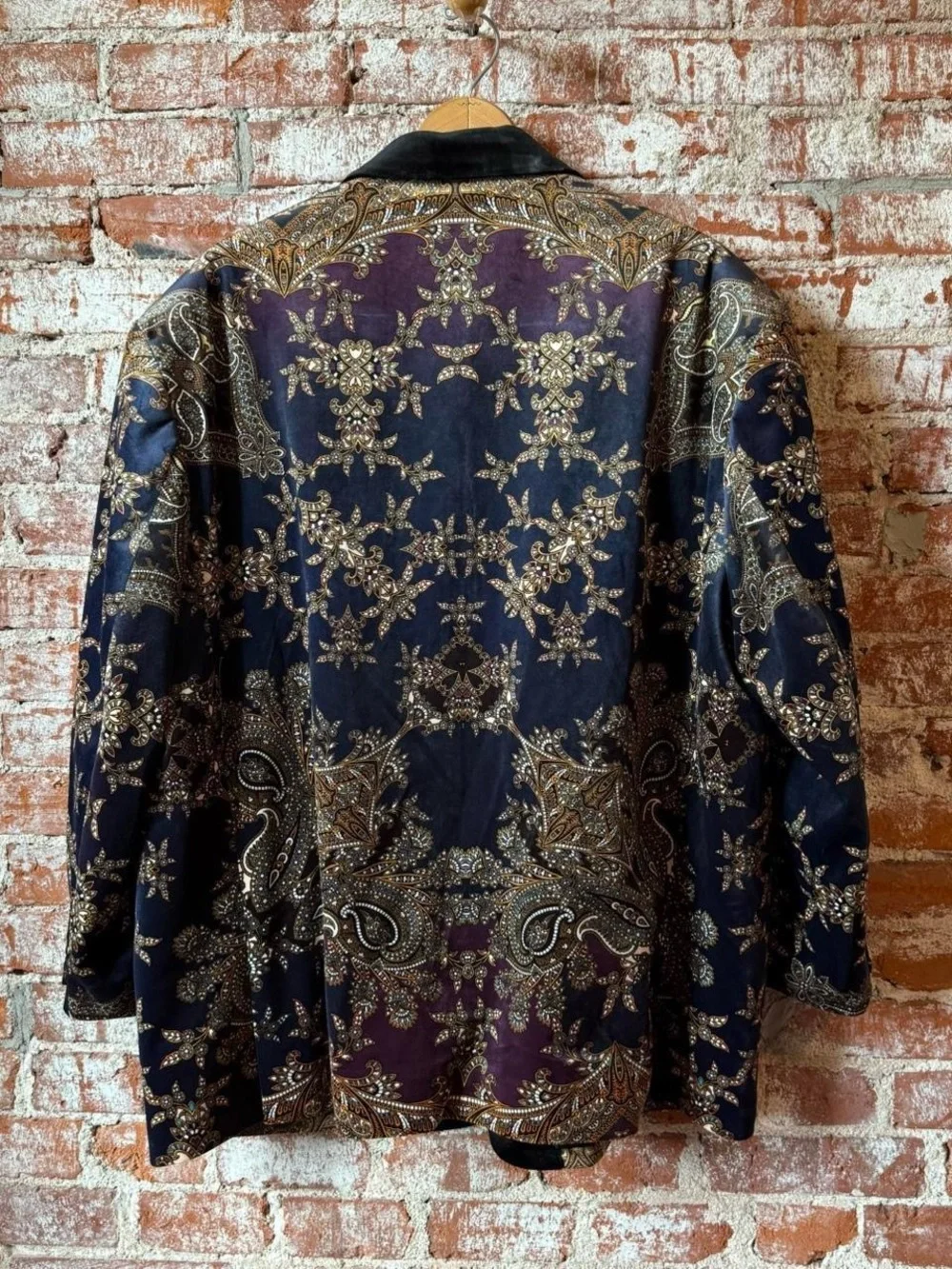 Prestige Velvet Paisley Blazer in Navy and Gold